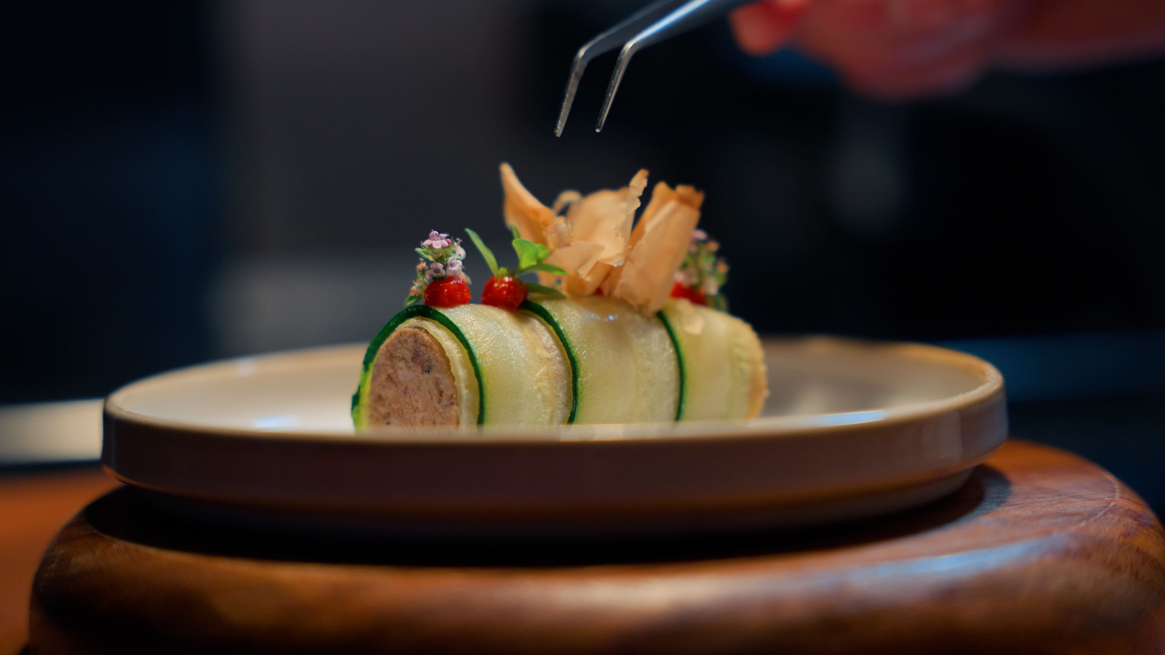 Le plat signature — gros plan sur les textures